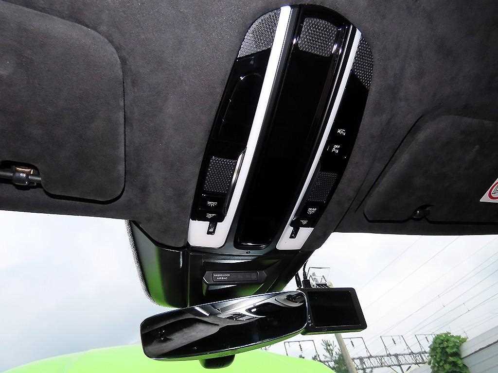 Porsche Cayenne — photo 15