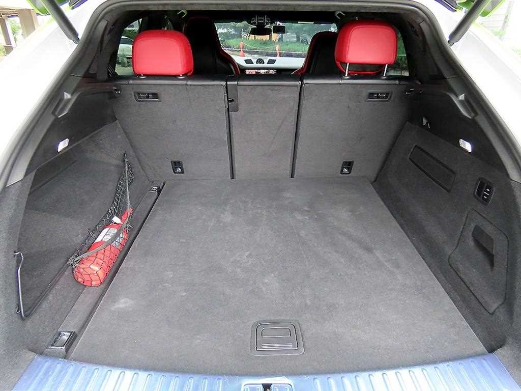 Porsche Cayenne — photo 17