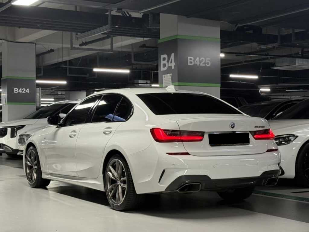 BMW 3-Series — photo 03