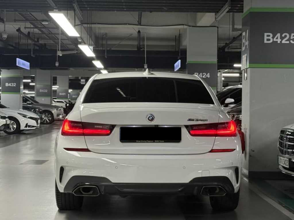 BMW 3-Series — photo 04