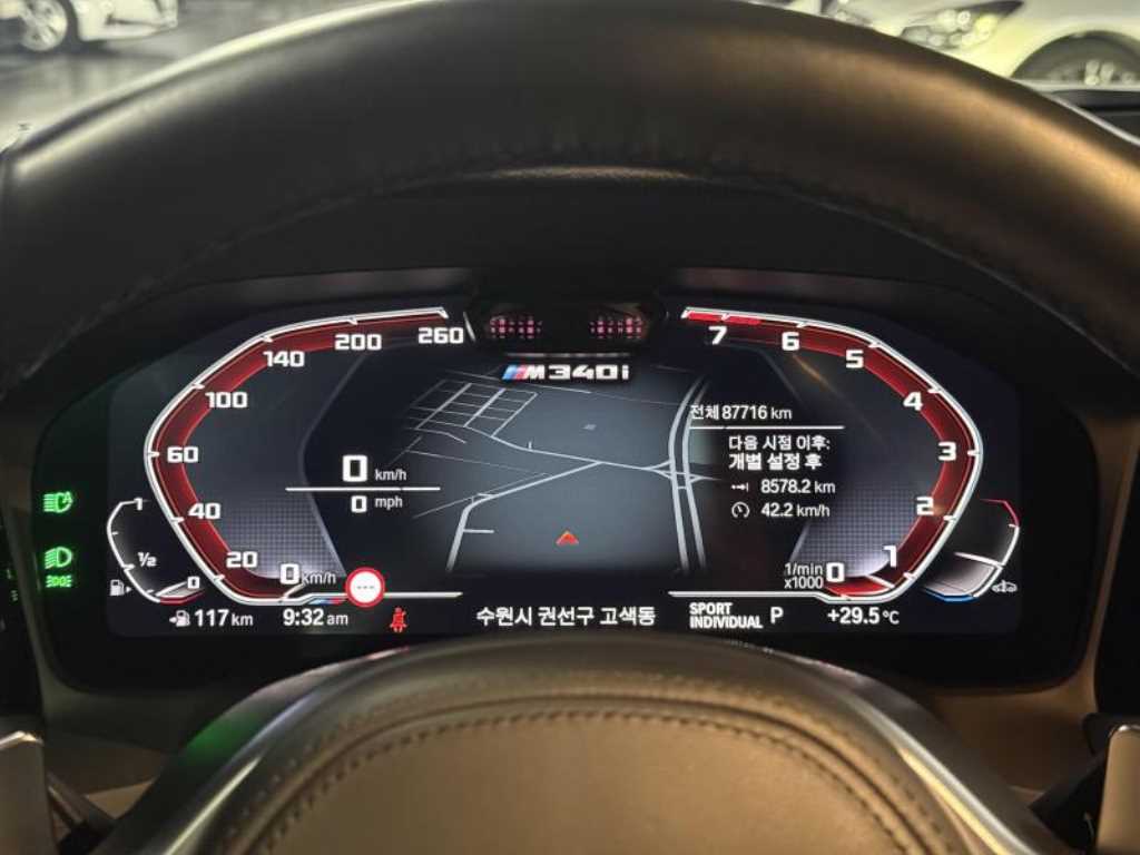 BMW 3-Series — photo 08