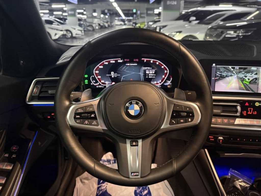 BMW 3-Series — photo 10