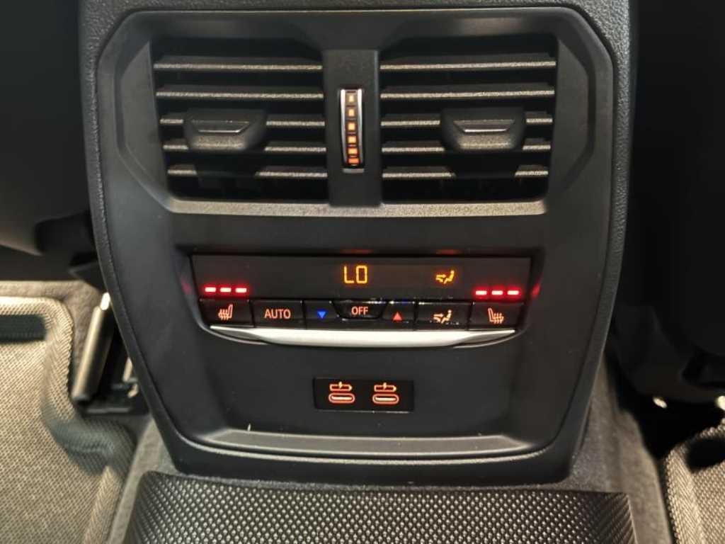 BMW 3-Series — photo 17