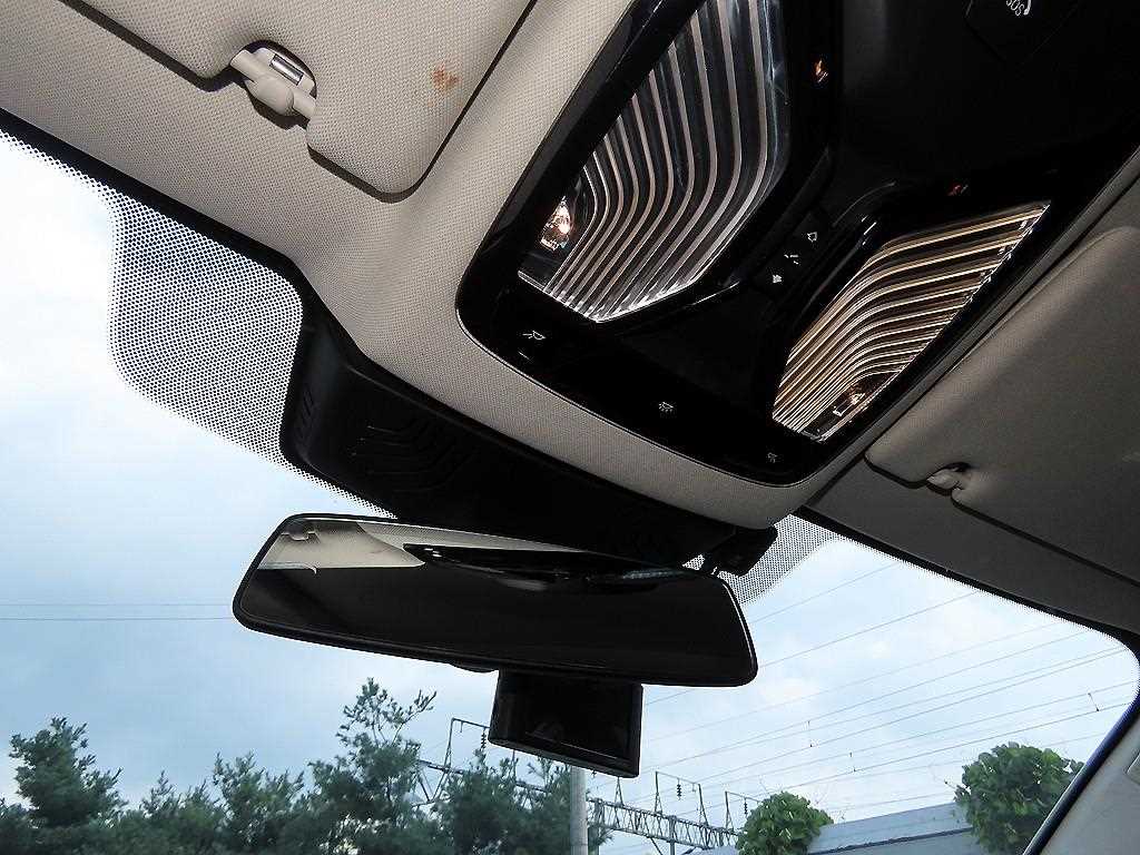 BMW 5-Series — photo 15