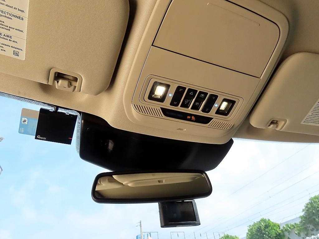 Ford Explorer — photo 13