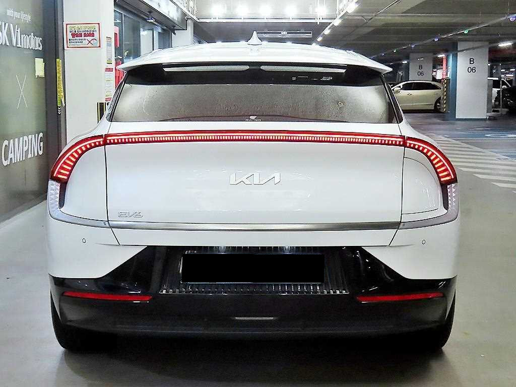 Kia EV6 — photo 05