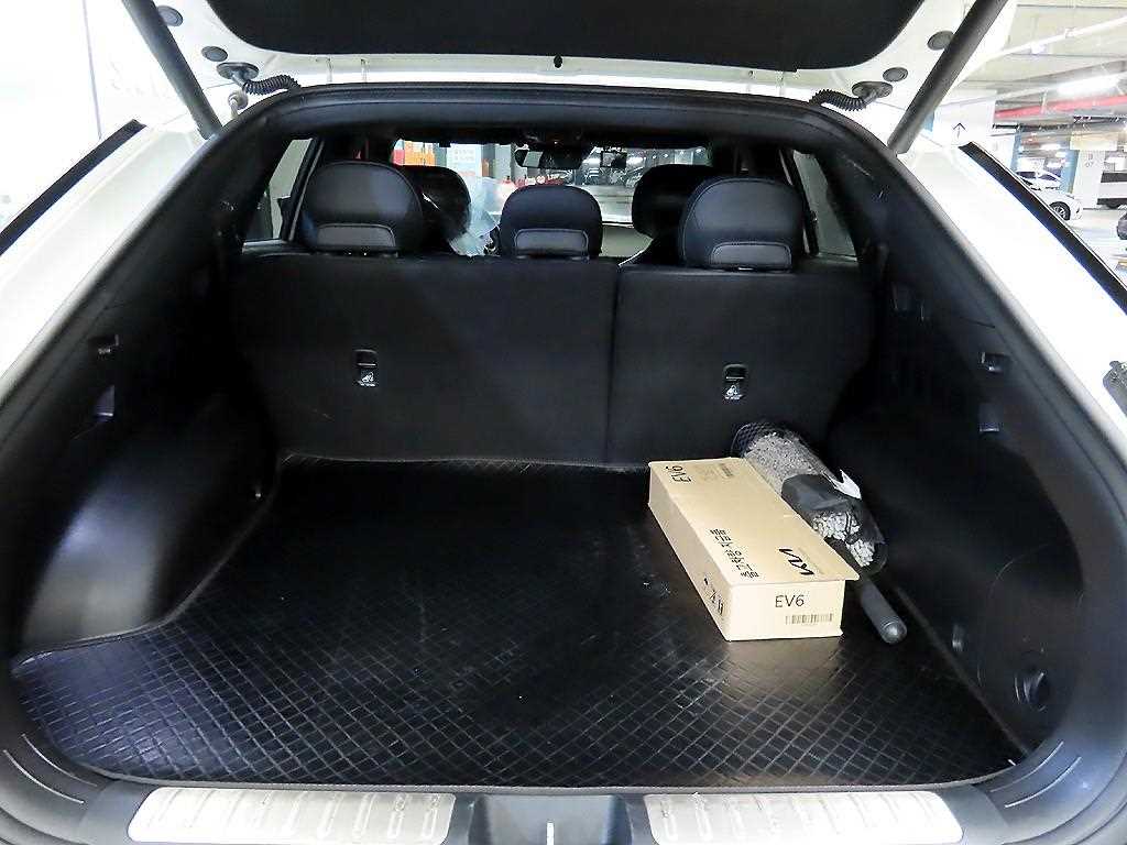 Kia EV6 — photo 16