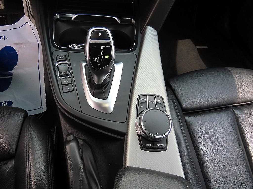 BMW 4-Series — photo 11