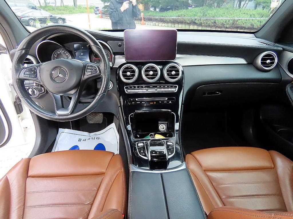 Mercedes-Benz GLC-Class — photo 07