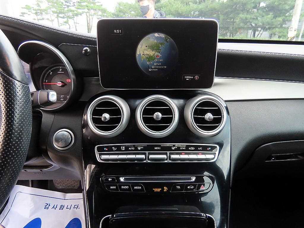 Mercedes-Benz GLC-Class — photo 14
