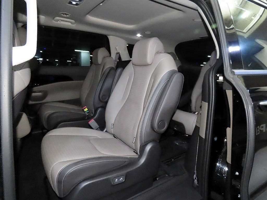 Kia Carnival — photo 07