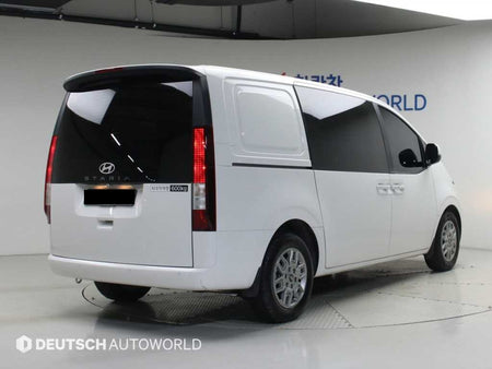 Hyundai Staria — photo 02