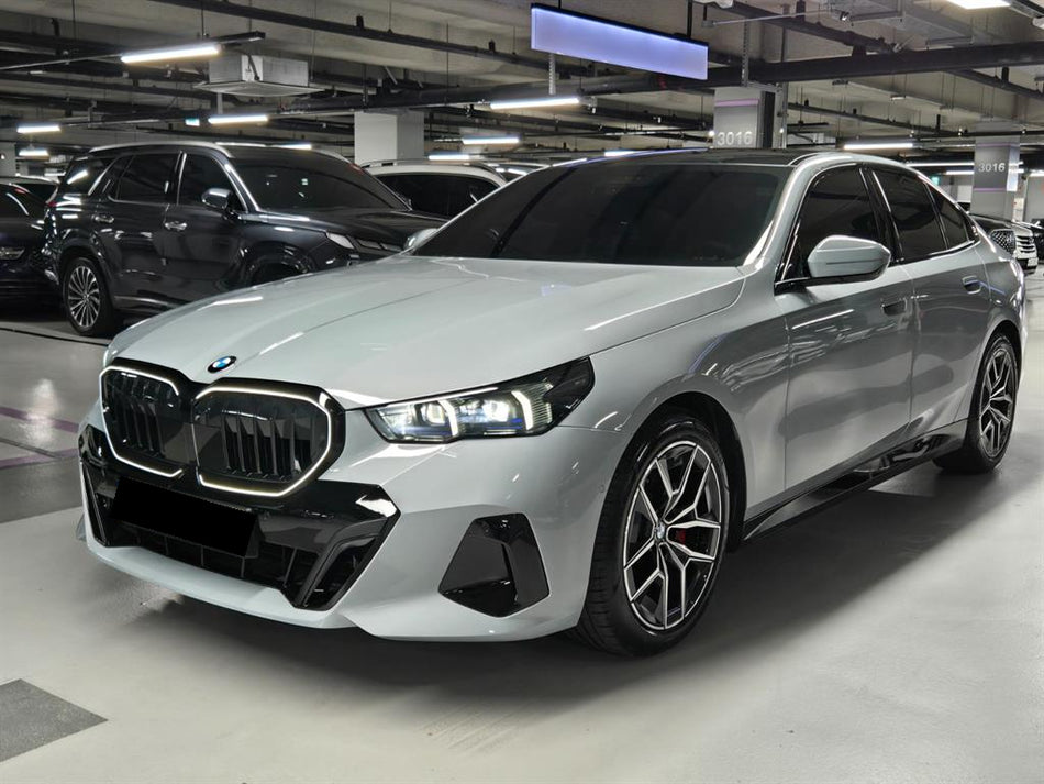 BMW 5-Series — photo 02