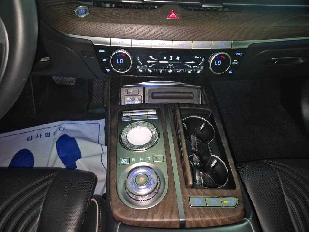 Genesis G80 — photo 11