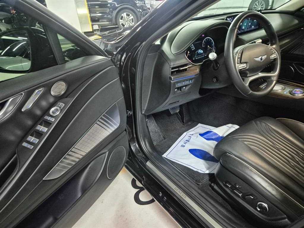 Genesis G80 — photo 13