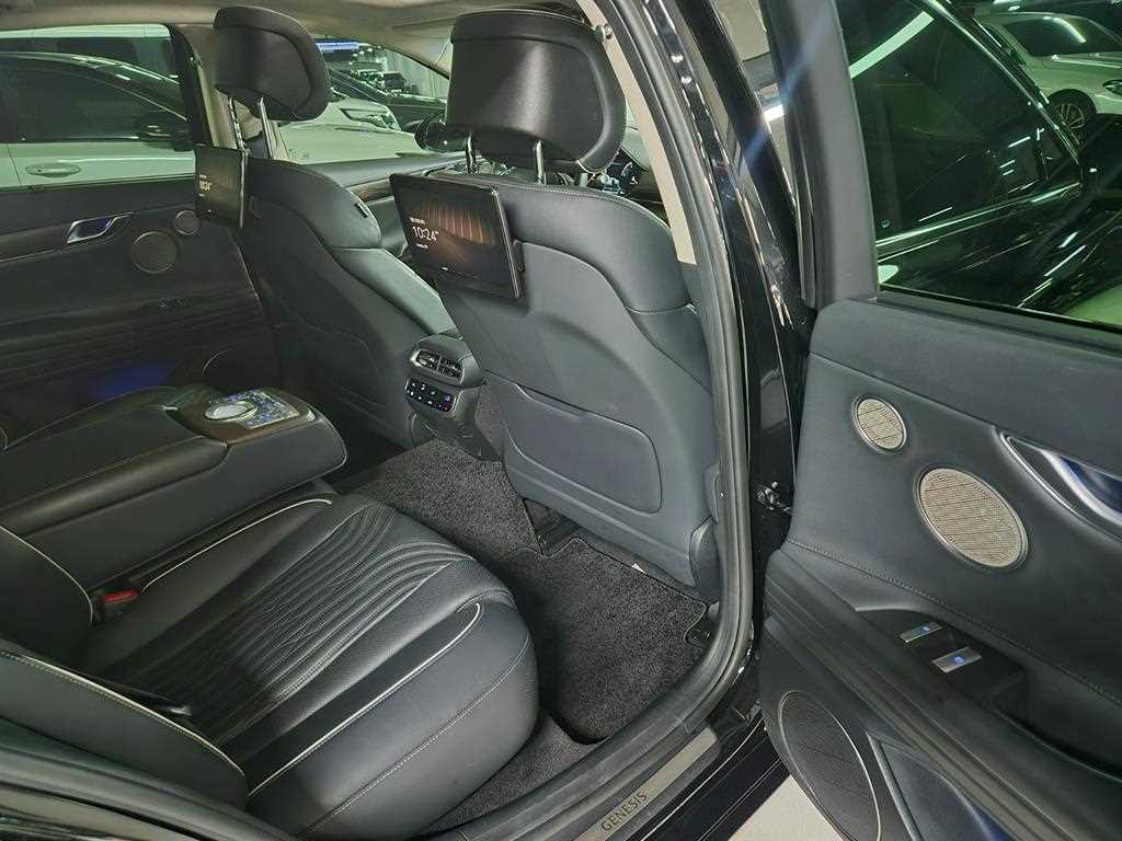 Genesis G80 — photo 14
