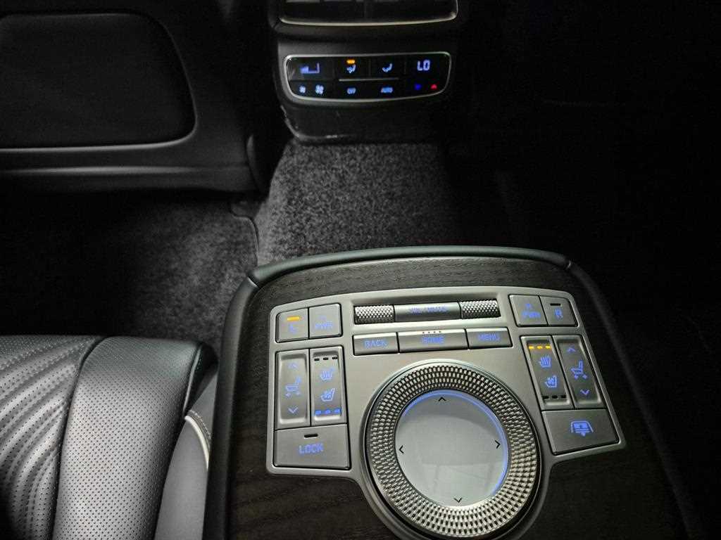 Genesis G80 — photo 19
