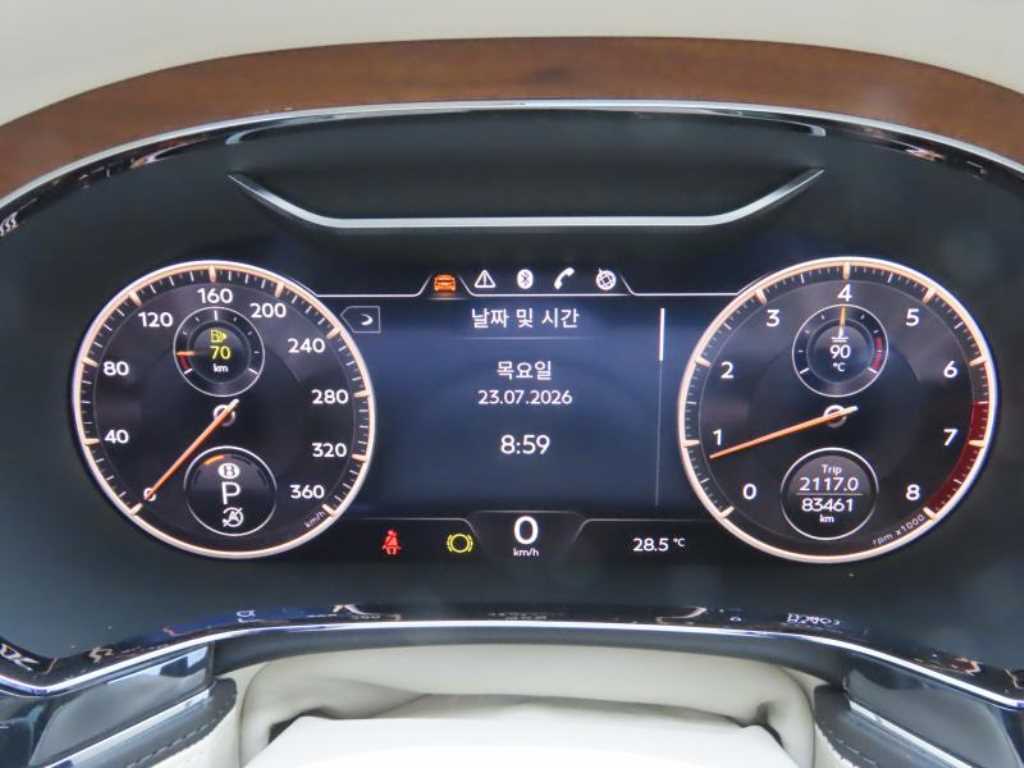 Bentley Flying Spur — photo 10
