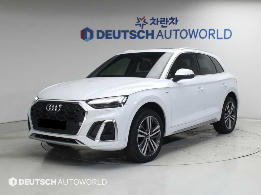 Audi Q5 — photo 01