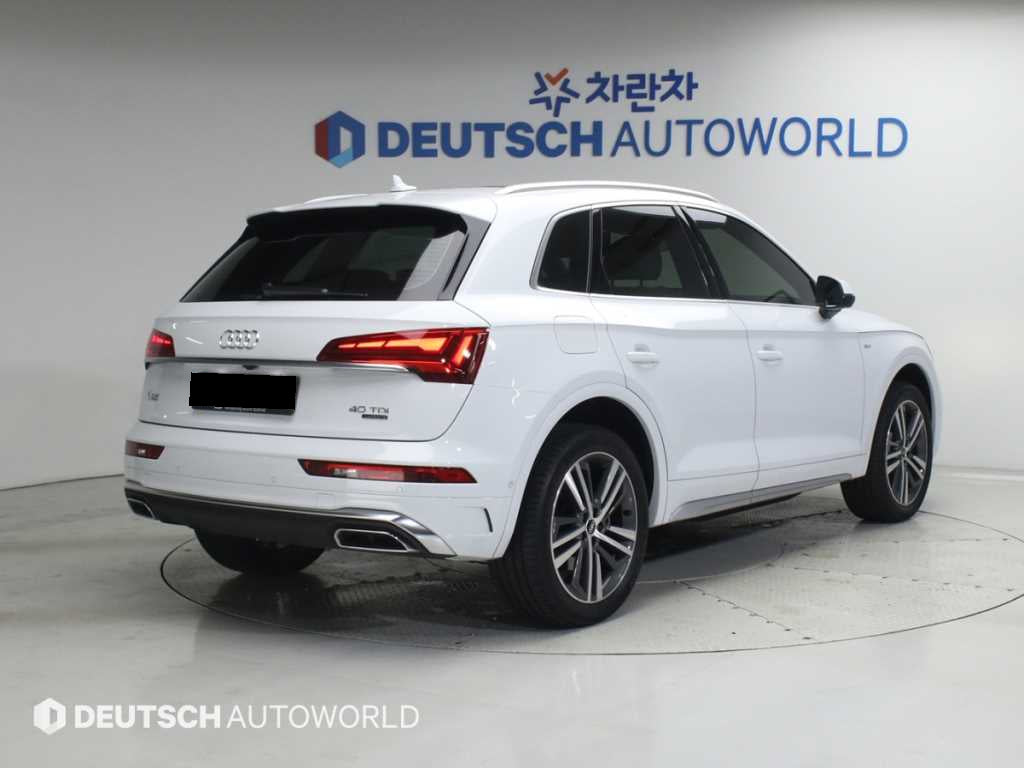Audi Q5 — photo 02