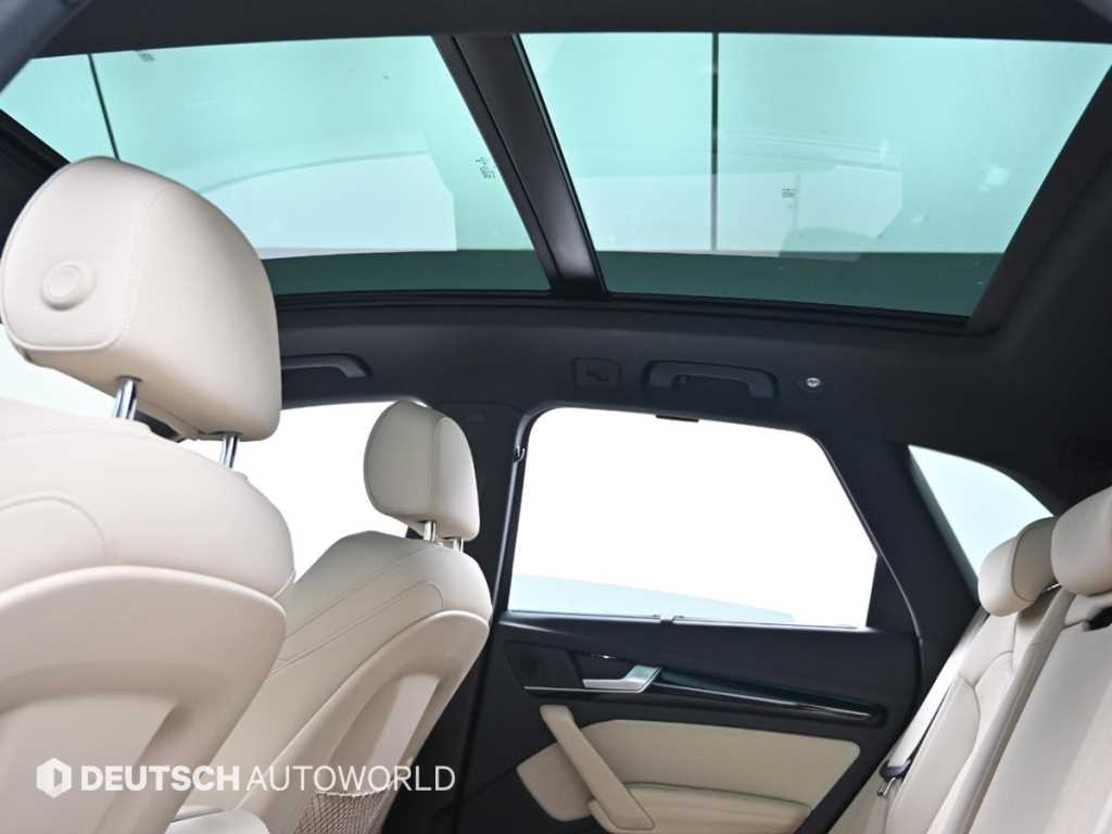 Audi Q5 — photo 18