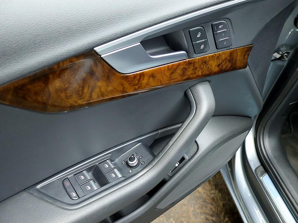 Audi A4 — photo 13