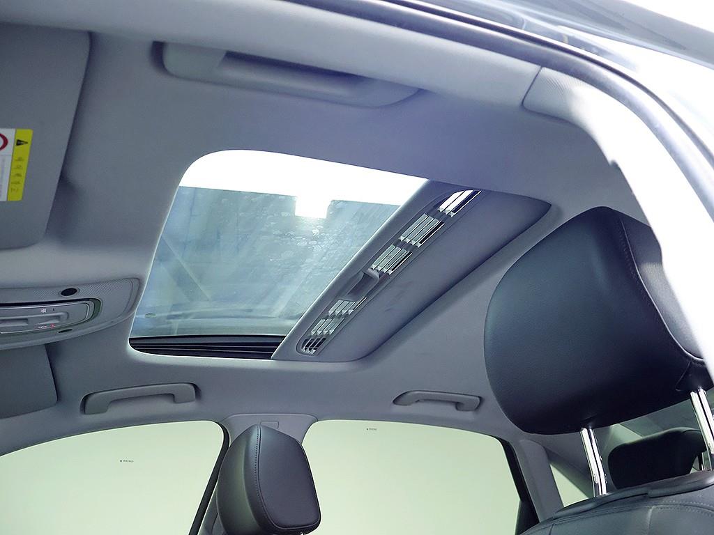 Audi A4 — photo 18