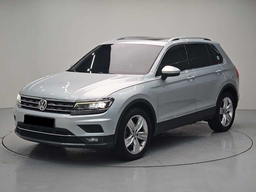 Volkswagen Tiguan — photo 01