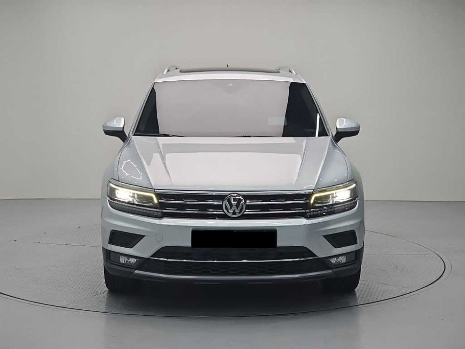 Volkswagen Tiguan — photo 02