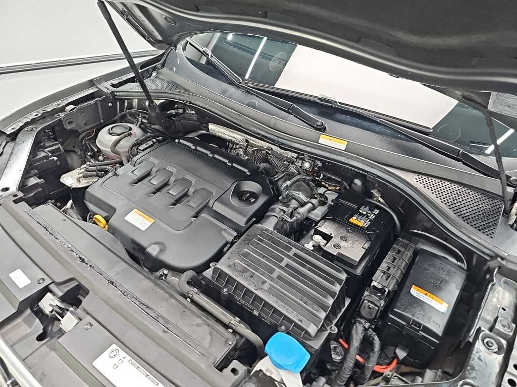 Volkswagen Tiguan — photo 05