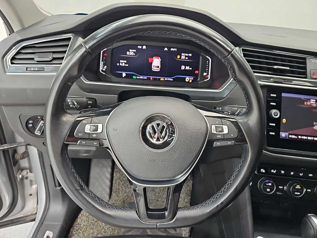 Volkswagen Tiguan — photo 09