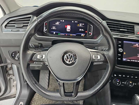 Volkswagen Tiguan — photo 09
