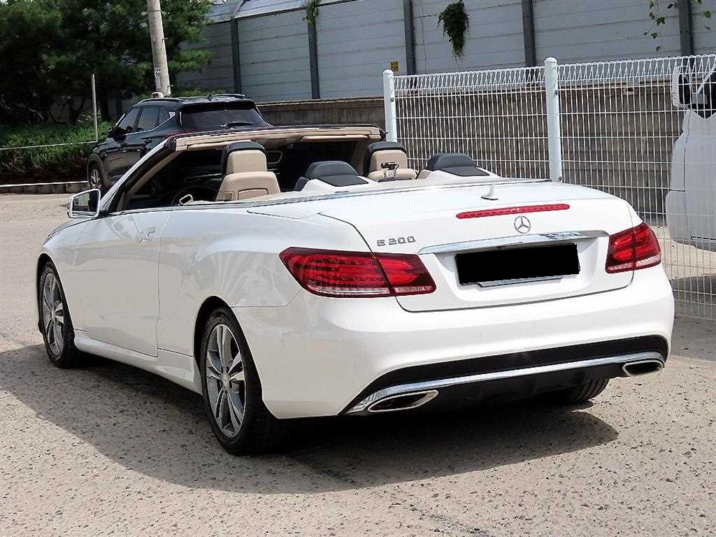 Mercedes-Benz E-Class — photo 07