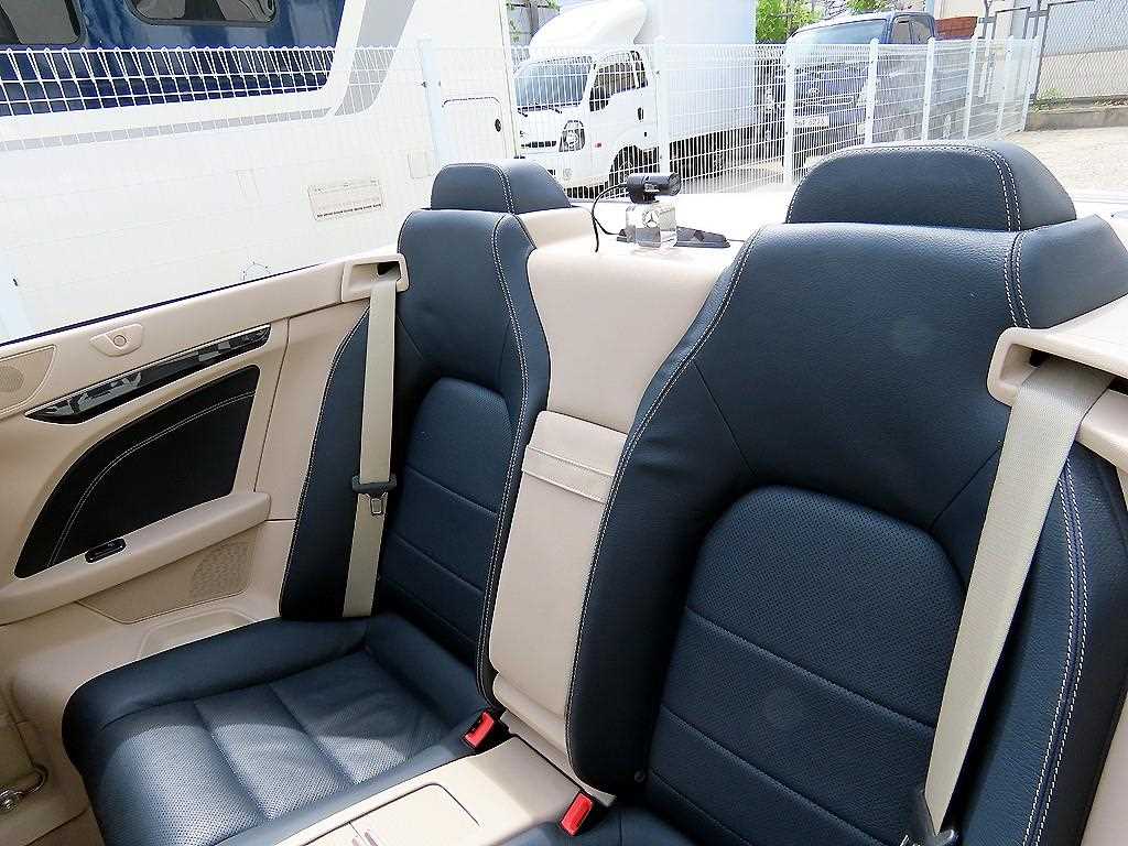 Mercedes-Benz E-Class — photo 11