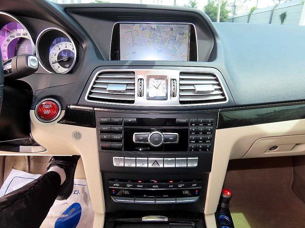 Mercedes-Benz E-Class — photo 16
