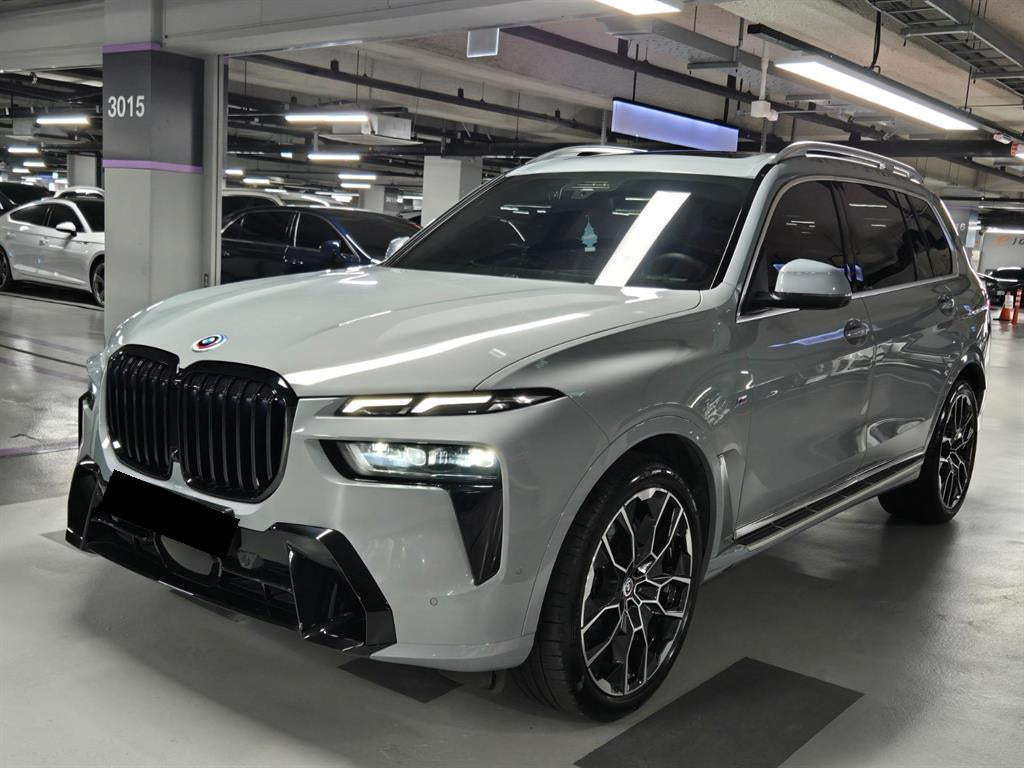 BMW X7 — photo 02