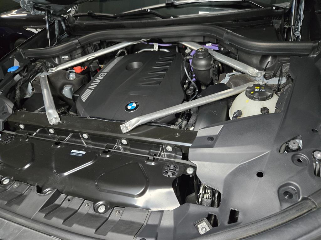 BMW X7 — photo 19