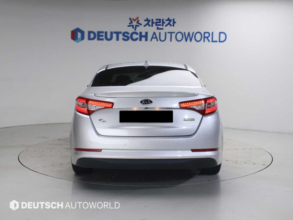 Kia K5 — photo 04