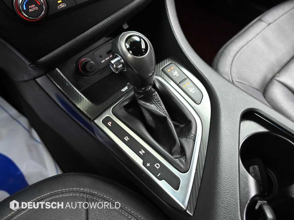 Kia K5 — photo 09