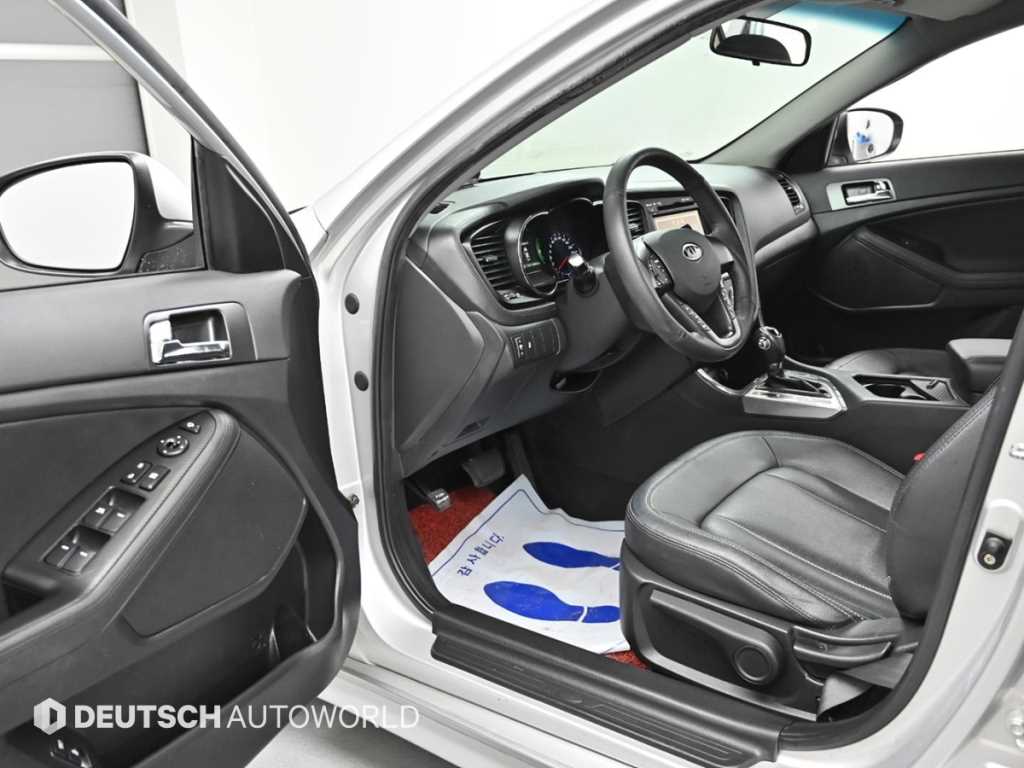Kia K5 — photo 11