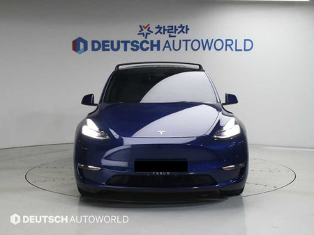 Tesla Model Y — photo 03