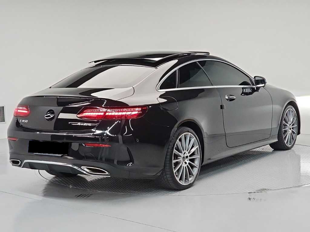 Mercedes-Benz E-Class — photo 04