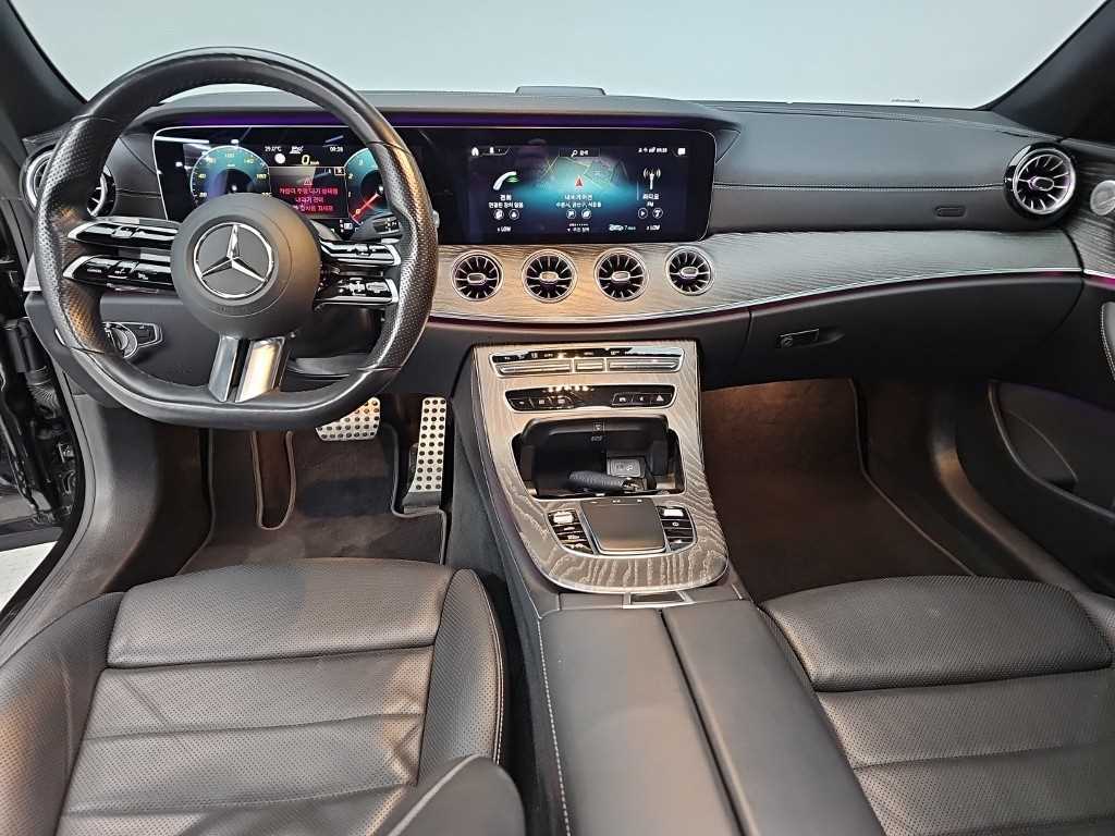 Mercedes-Benz E-Class — photo 07