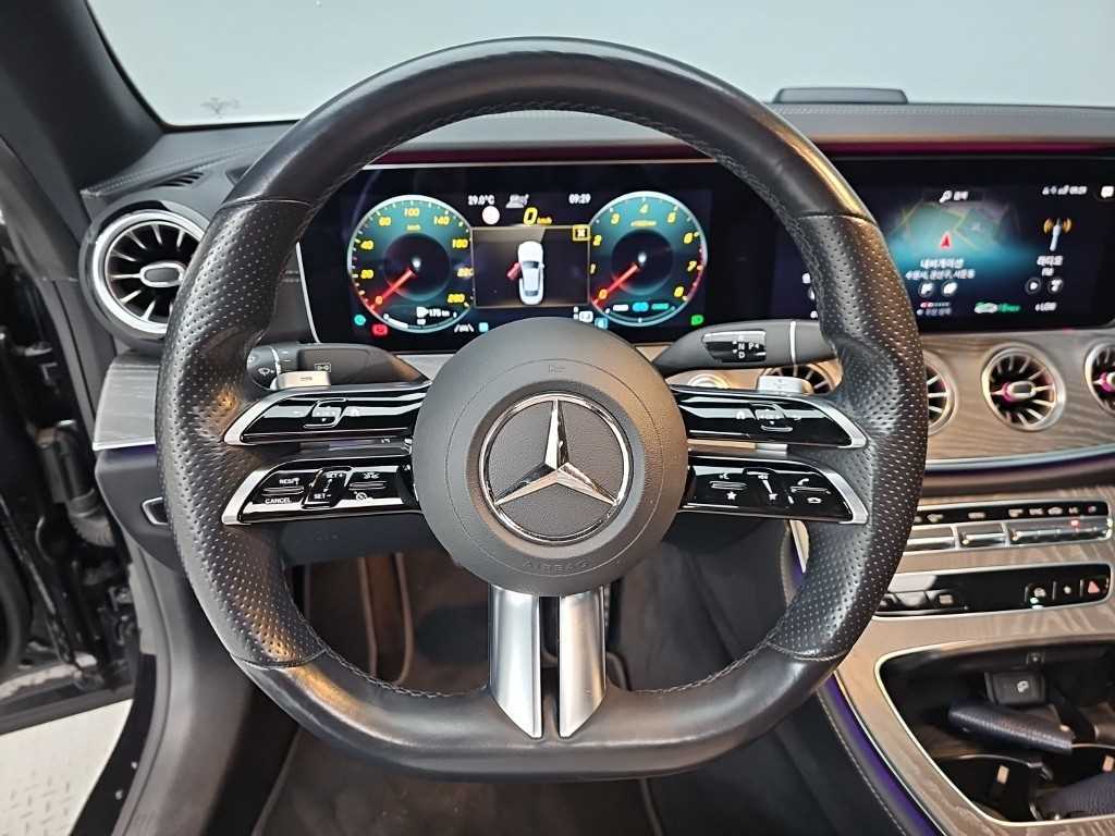 Mercedes-Benz E-Class — photo 09