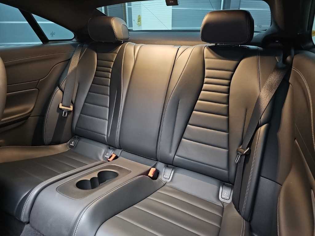 Mercedes-Benz E-Class — photo 12