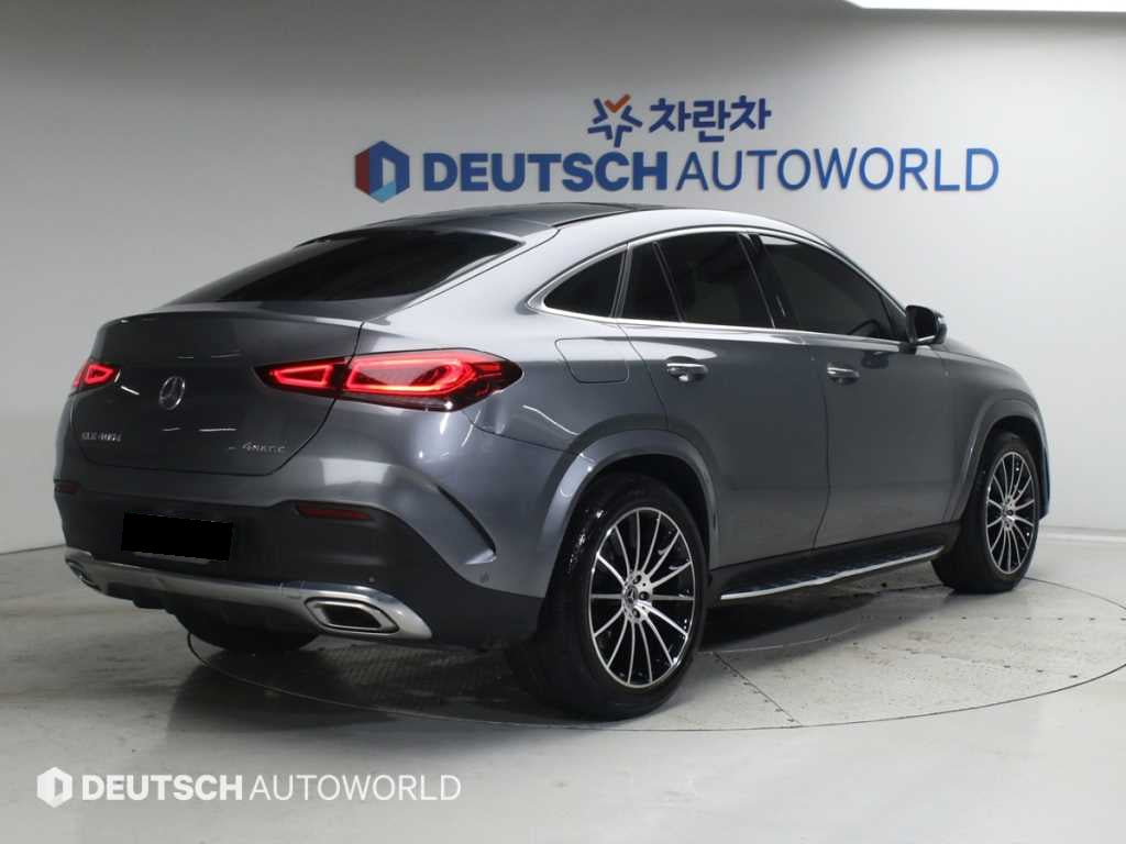 Mercedes-Benz GLE-Class — photo 02