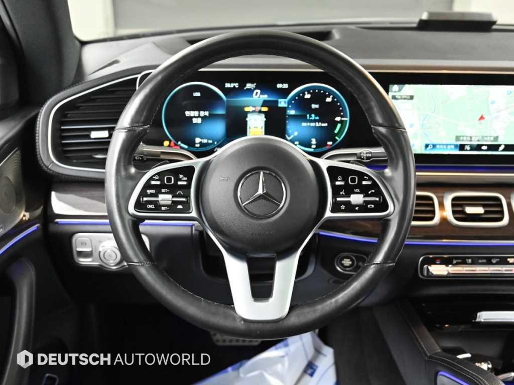 Mercedes-Benz GLE-Class — photo 13