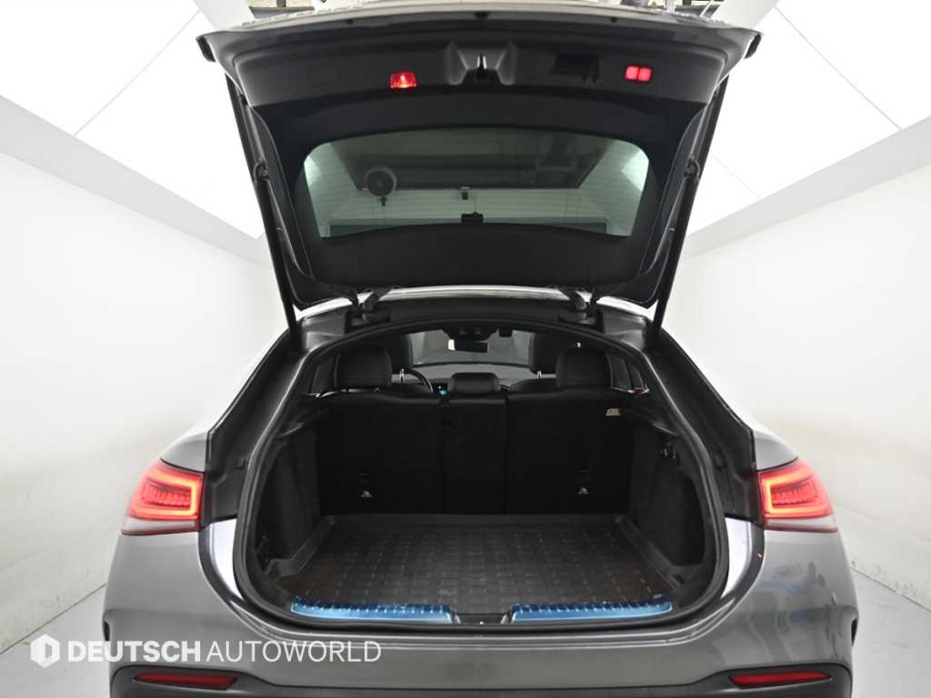 Mercedes-Benz GLE-Class — photo 19