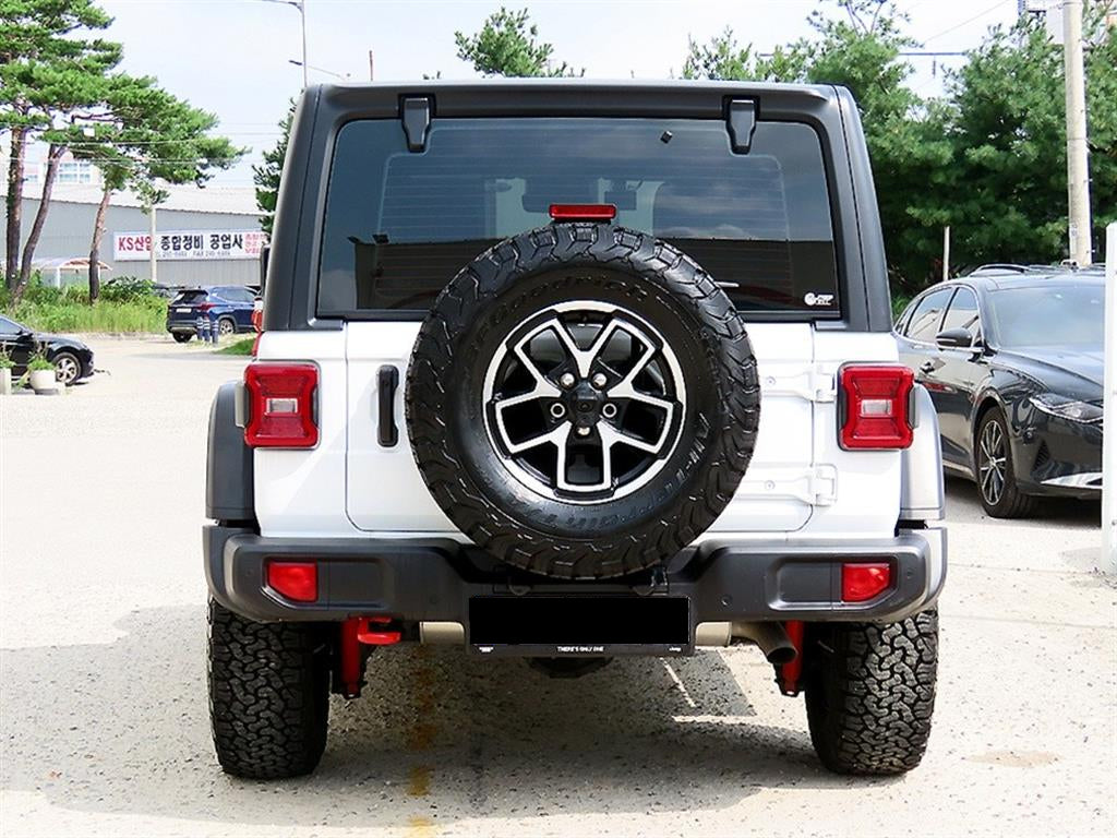 Jeep Wrangler — photo 04