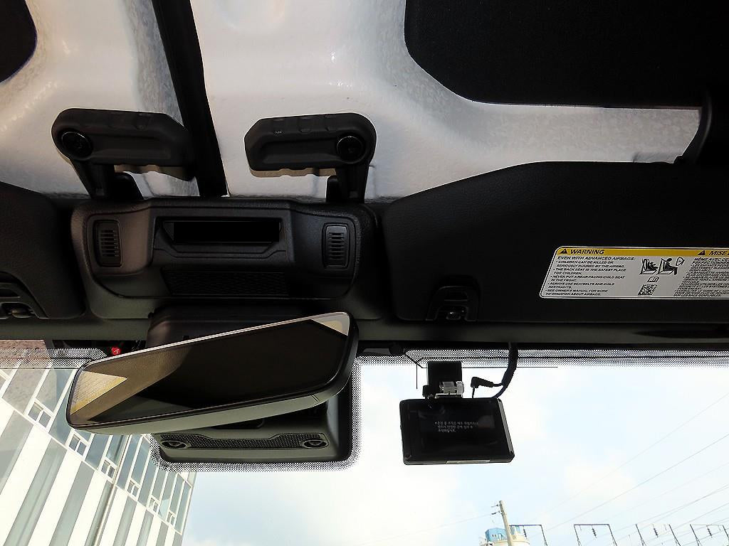 Jeep Wrangler — photo 13